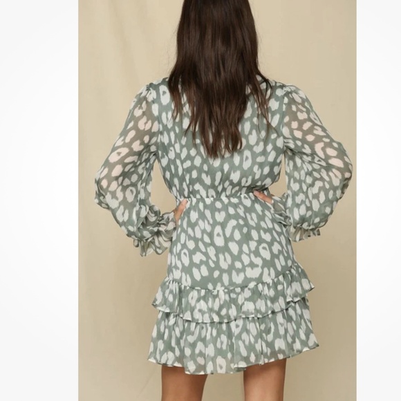 By Together Green Leopard Print Chiffon Ruffled Dress NWOT - Picture 3 of 12